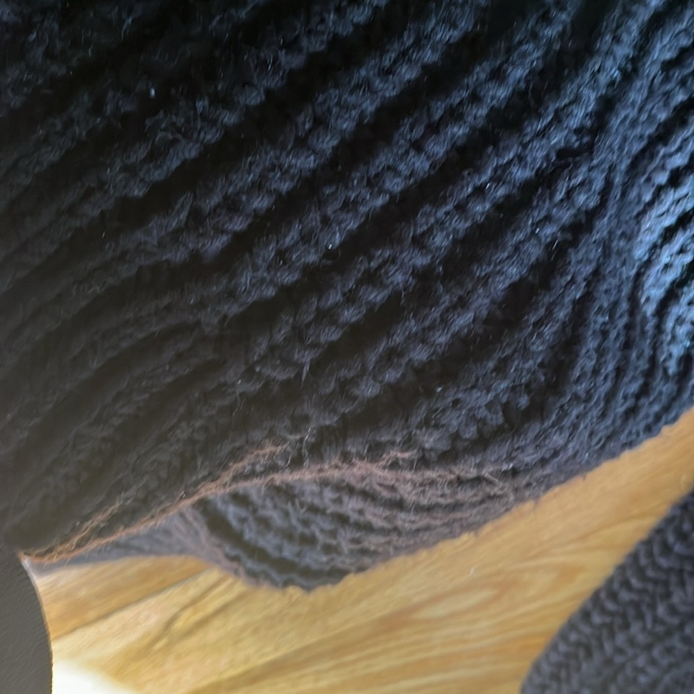 H&M cable knit sweater size L gently used heavy and warm for winter! - Picture 3 of 4